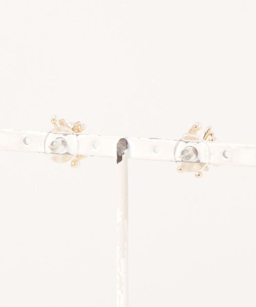 TIMELESS&THREE（タイムレスアンドスリー）の「パールシャワーモチーフピアス（ピアス（両耳用）・レディース・ゴールド・FREE）」の2枚目の写真