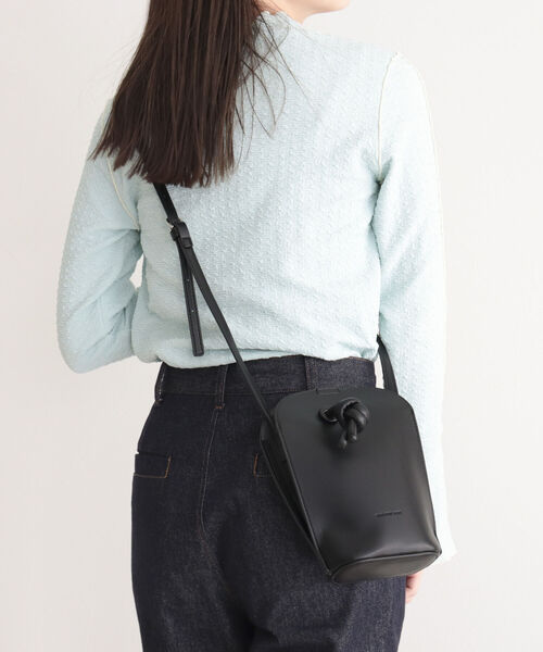 fredy emue（フレディエミュ）の「モバイルミニショルダーバッグ（ショルダーバッグ・レディース・アイボリー/ブラック/キャメル・FREE）」の8枚目の写真