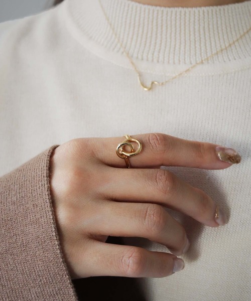 CLEIO（クレイオ）の「【cheriella】WEB限定ダブルサークルモチーフリング（リング・レディース・ゴールド・FREE）」の2枚目の写真