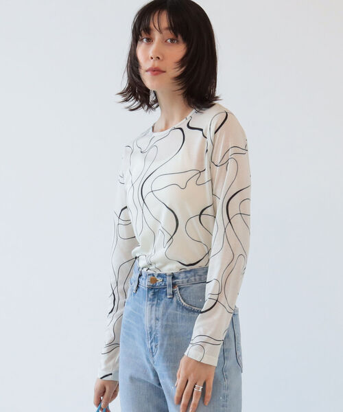 Ray BEAMS（レイビームス）の「Ray BEAMS / カーブ ライン プリント Tシャツ（Tシャツ/カットソー・レディース・オフホワイト/レッド系その他・ONE SIZE）」の7枚目の写真