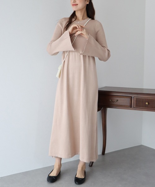 BLUEEAST(ブルーイースト)の「フレアスリットスリーブワンピース(ワンピース・レディース・ブラック/アイボリー/ピンクベージュ・MEDIUM)」の5枚目の写真