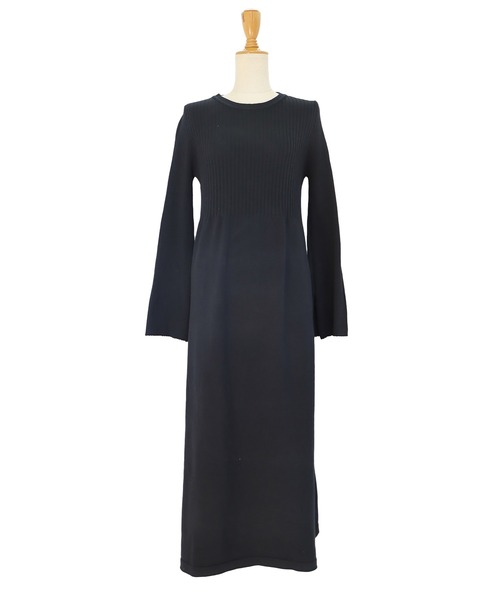 BLUEEAST(ブルーイースト)の「フレアスリットスリーブワンピース(ワンピース・レディース・ブラック/アイボリー/ピンクベージュ・MEDIUM)」の21枚目の写真