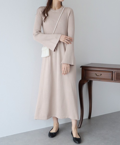 BLUEEAST(ブルーイースト)の「フレアスリットスリーブワンピース(ワンピース・レディース・ブラック/アイボリー/ピンクベージュ・MEDIUM)」の15枚目の写真