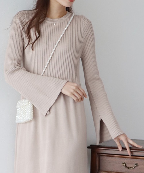 BLUEEAST(ブルーイースト)の「フレアスリットスリーブワンピース(ワンピース・レディース・ブラック/アイボリー/ピンクベージュ・MEDIUM)」の17枚目の写真