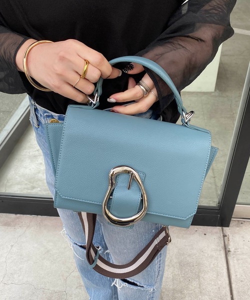 CAPRICIEUX LE'MAGE（カプリシューレマージュ）の「〈LE VERNIS/ル・ベルニ〉ポワールミニバッグ（ショルダーバッグ・レディース・キャメル/ブルー・FREE）」の2枚目の写真