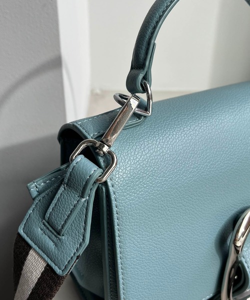 CAPRICIEUX LE'MAGE（カプリシューレマージュ）の「〈LE VERNIS/ル・ベルニ〉ポワールミニバッグ（ショルダーバッグ・レディース・キャメル/ブルー・FREE）」の4枚目の写真