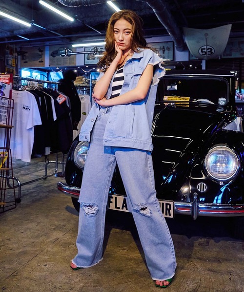 BLONDEY（ブロンディ）の「スタッズデニムパンツ（デニムパンツ・レディース・ブルー/ブラック・SMALL/MEDIUM）」の4枚目の写真