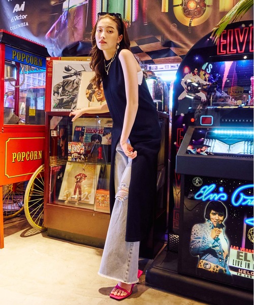 BLONDEY（ブロンディ）の「スタッズデニムパンツ（デニムパンツ・レディース・ブルー/ブラック・SMALL/MEDIUM）」の13枚目の写真