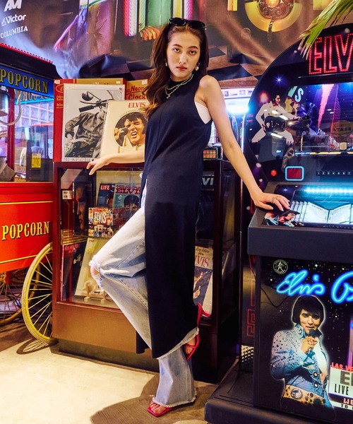 BLONDEY（ブロンディ）の「スタッズデニムパンツ（デニムパンツ・レディース・ブルー/ブラック・SMALL/MEDIUM）」の14枚目の写真