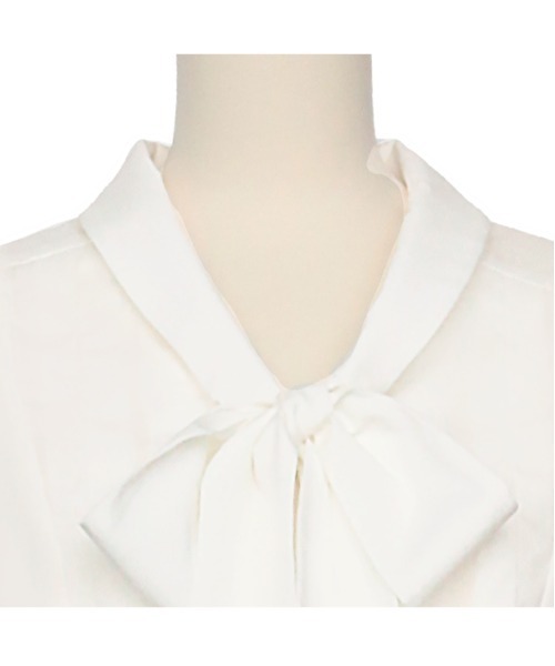 RUIRUE BOUTIQUE(ルイルエブティック)の「洗える | 選べる2typeボウタイタックブラウス(B TYPE:ハンカチスリーブ&ダブルカラー) | 半袖 ダブルカラー トップス 体型カバー オフィスカジュアル ハンカチスリーブ 通勤服 華やか ブラウス(シャツ/ブラウス・レディース・キャメル/パープル/ホワイト/ブラック・3L/M/LL/4L/S/L/5L)」の20枚目の写真