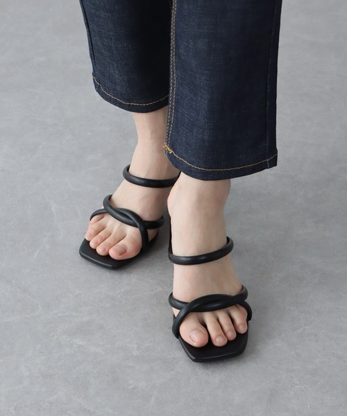 BLUEEAST（ブルーイースト）の「ラインクロスヒールサンダル（サンダル・レディース・アイボリー/ブラック・MEDIUM/LARGE）」の15枚目の写真