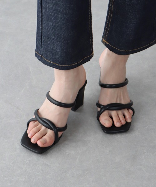 BLUEEAST（ブルーイースト）の「ラインクロスヒールサンダル（サンダル・レディース・アイボリー/ブラック・MEDIUM/LARGE）」の16枚目の写真