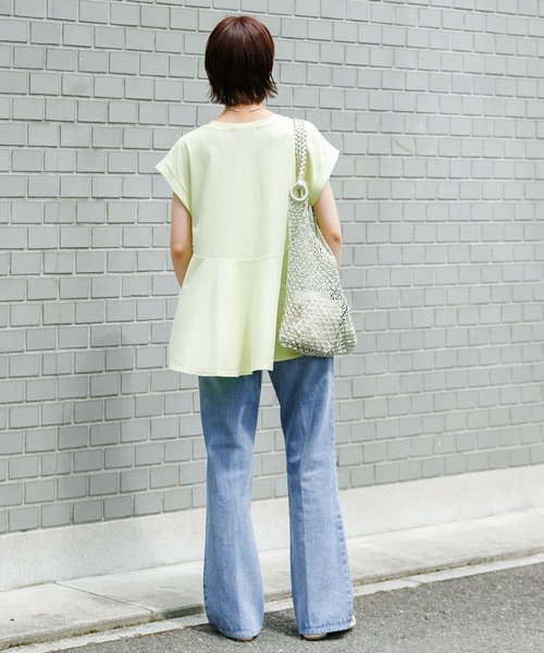 URBAN RESEARCH（アーバンリサーチ）の「汗シミ防止BACKペプラムフレアTシャツ（Tシャツ/カットソー・レディース・グリーン/オフホワイト/チャコールグレー/グリーン系その他・FREE）」の18枚目の写真