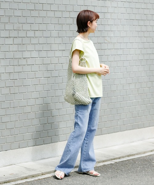 URBAN RESEARCH（アーバンリサーチ）の「汗シミ防止BACKペプラムフレアTシャツ（Tシャツ/カットソー・レディース・グリーン/オフホワイト/チャコールグレー/グリーン系その他・FREE）」の6枚目の写真