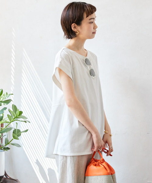 URBAN RESEARCH（アーバンリサーチ）の「汗シミ防止BACKペプラムフレアTシャツ（Tシャツ/カットソー・レディース・グリーン/オフホワイト/チャコールグレー/グリーン系その他・FREE）」の19枚目の写真