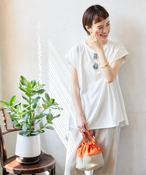 URBAN RESEARCH（アーバンリサーチ）の「汗シミ防止BACKペプラムフレアTシャツ（Tシャツ/カットソー・レディース・グリーン/オフホワイト/チャコールグレー/グリーン系その他・FREE）」の7枚目の写真