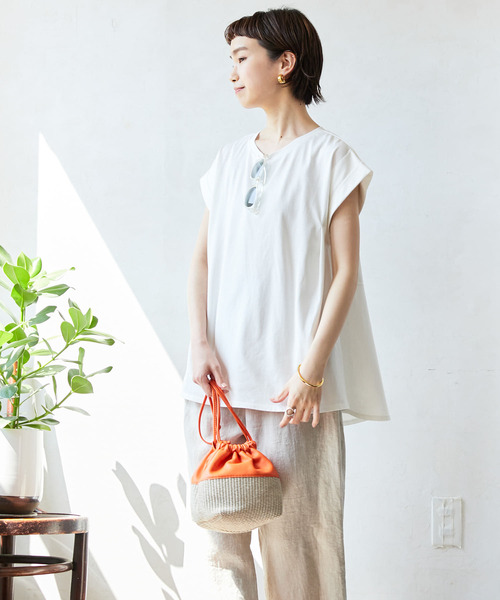 URBAN RESEARCH（アーバンリサーチ）の「汗シミ防止BACKペプラムフレアTシャツ（Tシャツ/カットソー・レディース・グリーン/オフホワイト/チャコールグレー/グリーン系その他・FREE）」の12枚目の写真