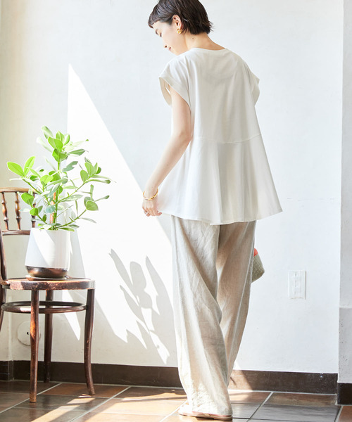 URBAN RESEARCH（アーバンリサーチ）の「汗シミ防止BACKペプラムフレアTシャツ（Tシャツ/カットソー・レディース・グリーン/オフホワイト/チャコールグレー/グリーン系その他・FREE）」の20枚目の写真