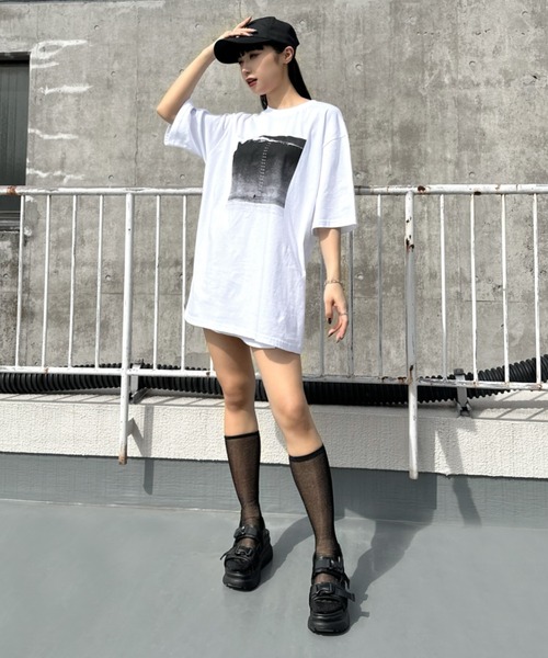 LVEU.（ラブユ.）の「【LVEU.】オーシャンプリントオーバーTシャツ / トップス Tシャツ 半袖 オーバー プリント グラフィック ブラック ホワイト（Tシャツ/カットソー・レディース・ホワイト/ブラック・FREE）」の9枚目の写真