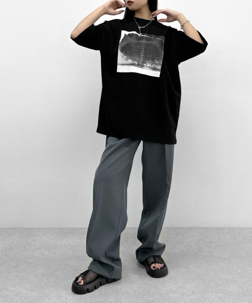LVEU.（ラブユ.）の「【LVEU.】オーシャンプリントオーバーTシャツ / トップス Tシャツ 半袖 オーバー プリント グラフィック ブラック ホワイト（Tシャツ/カットソー・レディース・ホワイト/ブラック・FREE）」の17枚目の写真