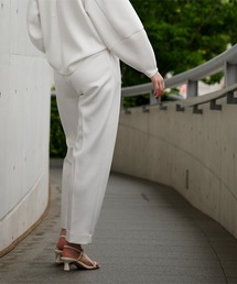 ダンボールセンターピンタックコクーンパンツ