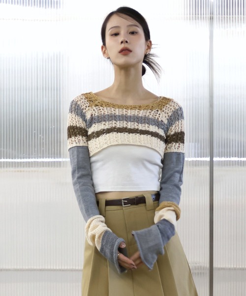 FOLLOWIN(フォロウィン)の「ユニークパンチング配色スクエアクロップドボレロニットトップ(Tシャツ/カットソー・レディース・ベージュ・FREE)」の1枚目の写真