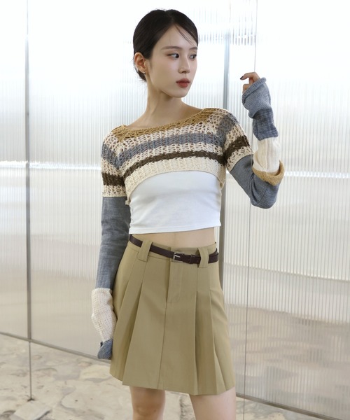 FOLLOWIN(フォロウィン)の「ユニークパンチング配色スクエアクロップドボレロニットトップ(Tシャツ/カットソー・レディース・ベージュ・FREE)」の7枚目の写真