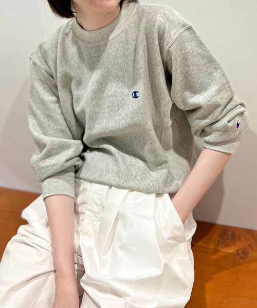 Champion（チャンピオン）の「Champion / クルーネックスウェット（スウェット・レディース・オフホワイト/グレー・フリー）」の2枚目の写真