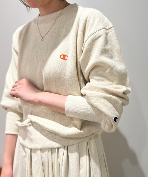 Champion（チャンピオン）の「Champion / クルーネックスウェット（スウェット・レディース・オフホワイト/グレー・フリー）」の6枚目の写真