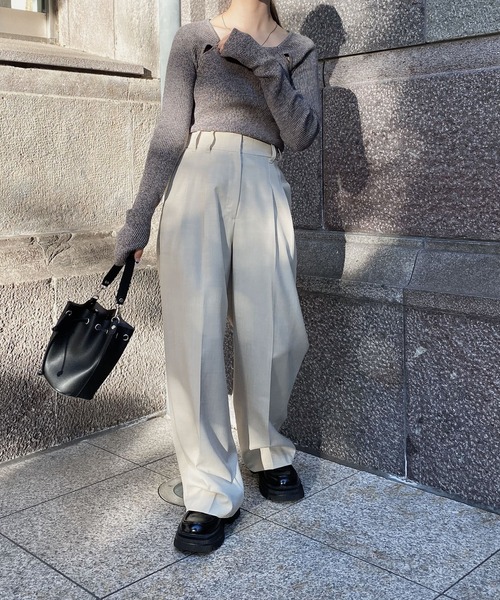 Reurie'(レウリィ)の「【ロングセラー/7色展開】スリットショルダーニット / ショルダーカット 肩開き オープンショルダー メランジニット チャコールグレー グレー ベージュ ピンク ミント ブルー ブラウン ネイビー プルオーバー スクエアネック 大人カジュアル きれいめ シンプル リブ オフィスカジュアル(ニット/セーター・レディース・ライトグレー/ベージュ/チャコールグレー/ピンク/ブラウン/ネイビー/ミント・FREE)」の13枚目の写真