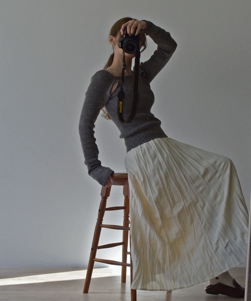 Reurie'(レウリィ)の「【ロングセラー/7色展開】スリットショルダーニット / ショルダーカット 肩開き オープンショルダー メランジニット チャコールグレー グレー ベージュ ピンク ミント ブルー ブラウン ネイビー プルオーバー スクエアネック 大人カジュアル きれいめ シンプル リブ オフィスカジュアル(ニット/セーター・レディース・ライトグレー/ベージュ/チャコールグレー/ピンク/ブラウン/ネイビー/ミント・FREE)」の15枚目の写真