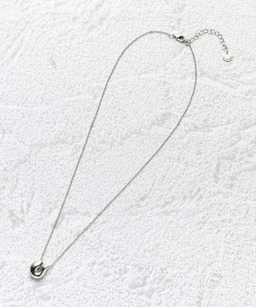 OPAQUE.CLIP(オペークドットクリップ)の「◆変形馬蹄ネックレス(ネックレス・レディース・ゴールド/シルバー・00)」の6枚目の写真