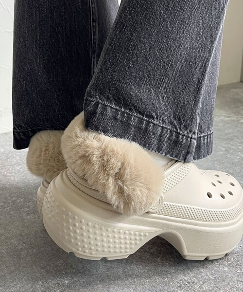 crocs（クロックス）の「【crocs/クロックス】STOMP LINED CLOG（スニーカー・レディース・オフホワイト/ブラック・23/24）」の6枚目の写真