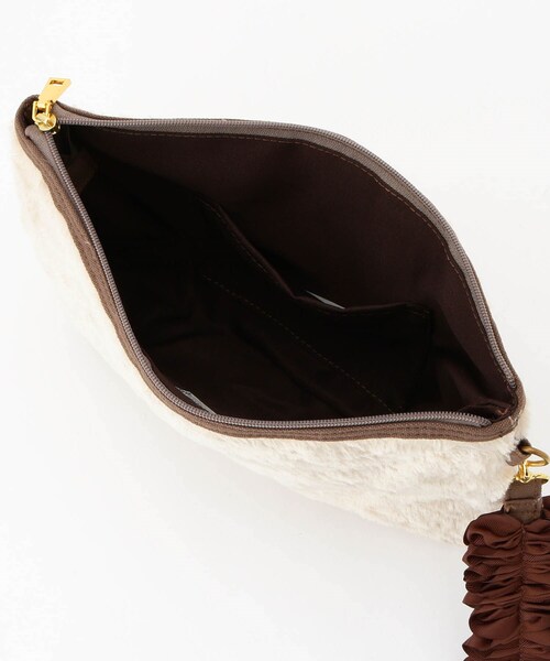 &Bridge(アンドブリッジ)の「Cachellier フリルモチーフ付きクラッチバッグ(クラッチバッグ・レディース・ベージュ・99)」の5枚目の写真