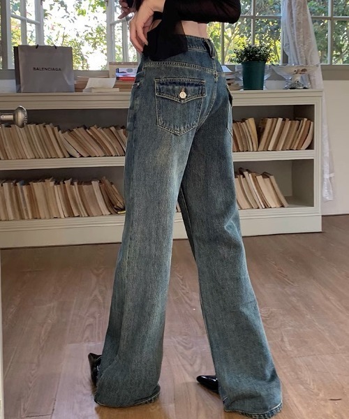 .KOM（ドットコム）の「A'GEM/9 × .kom『.kom/ドットケーオーエム』ブーツカットビンテージデニムパンツ（デニムパンツ・レディース・インディゴブルー・L/S/M）」の4枚目の写真