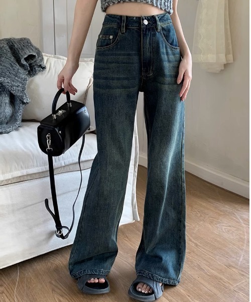 .KOM（ドットコム）の「A'GEM/9 × .kom『.kom/ドットケーオーエム』ブーツカットビンテージデニムパンツ（デニムパンツ・レディース・インディゴブルー・L/S/M）」の7枚目の写真