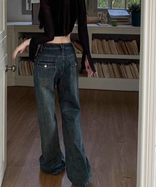.KOM（ドットコム）の「A'GEM/9 × .kom『.kom/ドットケーオーエム』ブーツカットビンテージデニムパンツ（デニムパンツ・レディース・インディゴブルー・L/S/M）」の5枚目の写真