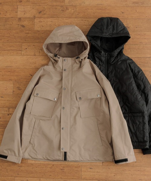 ITEMS URBANRESEARCH(アイテムズ アーバンリサーチ)の「中綿ライナー脱着マウンテンフーディージャケット(マウンテンパーカー・メンズ・ブラック/ベージュ/カーキ・LARGE/MEDIUM)」の3枚目の写真