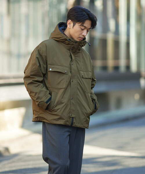 ITEMS URBANRESEARCH(アイテムズ アーバンリサーチ)の「中綿ライナー脱着マウンテンフーディージャケット(マウンテンパーカー・メンズ・ブラック/ベージュ/カーキ・LARGE/MEDIUM)」の4枚目の写真