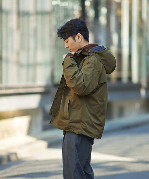 ITEMS URBANRESEARCH(アイテムズ アーバンリサーチ)の「中綿ライナー脱着マウンテンフーディージャケット(マウンテンパーカー・メンズ・ブラック/ベージュ/カーキ・LARGE/MEDIUM)」の8枚目の写真