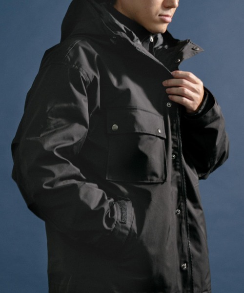 ITEMS URBANRESEARCH(アイテムズ アーバンリサーチ)の「中綿ライナー脱着マウンテンフーディージャケット(マウンテンパーカー・メンズ・ブラック/ベージュ/カーキ・LARGE/MEDIUM)」の20枚目の写真