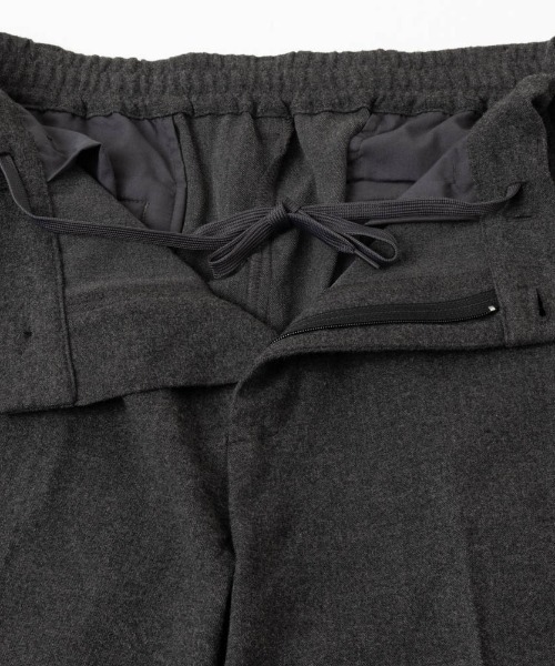 NAVY（ネイビー）の「NAVY 温℃テーパードパンツ（スラックス・メンズ・チャコールグレー/ブラック/グリーン/ネイビー・XL/L/M）」の8枚目の写真