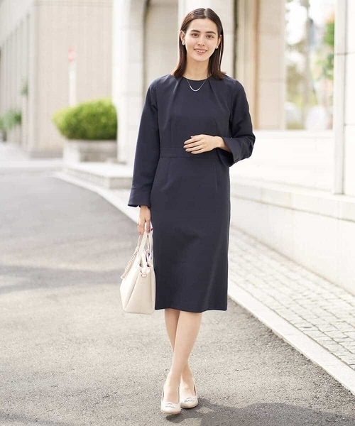 a.v.v（アーヴェヴェ）の「【洗える/イージーケア】ダブルクロスIラインワンピース（ワンピース・レディース・ライトグレー/ネイビー・36/38/40）」の14枚目の写真