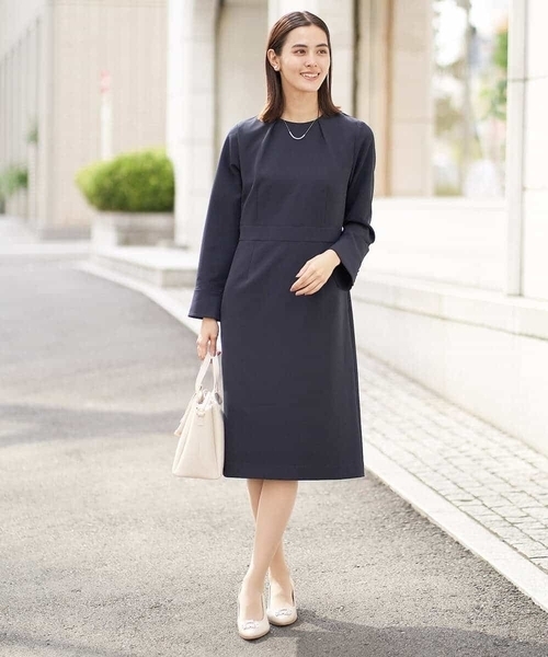 a.v.v（アーヴェヴェ）の「【洗える/イージーケア】ダブルクロスIラインワンピース（ワンピース・レディース・ライトグレー/ネイビー・36/38/40）」の15枚目の写真