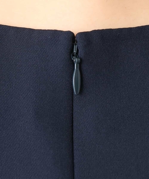 a.v.v（アーヴェヴェ）の「【洗える/イージーケア】ダブルクロスIラインワンピース（ワンピース・レディース・ライトグレー/ネイビー・36/38/40）」の5枚目の写真