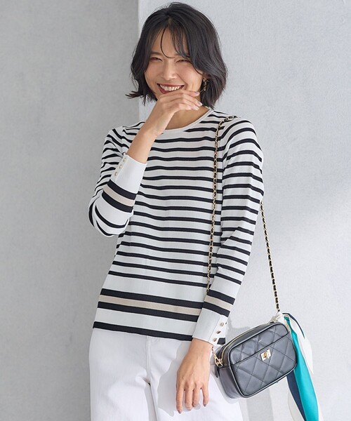 23区 L（ニジュウサンクオオキイサイズ）の「【Oggi4月号掲載/洗える】ラスターコットンポリエステル ニット（ニット/セーター・レディース・ネイビー系1/ホワイト系/ブラック系/ホワイト系1・48/44/46）」の3枚目の写真