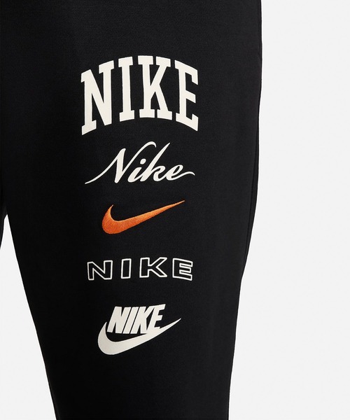 NIKE リンゴロゴTシャツと黒パンツセット Nike 黒 Tシャツとショートパンツセット - メルカリ