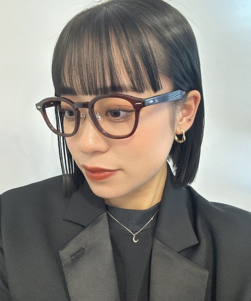 Zoff(ゾフ)の「ウェリントン型 メガネ|Zoff|CLASSIC(メガネ・レディース・ライトグレー/ワインレッド/ブラウン/ブラック・FREE)」の4枚目の写真