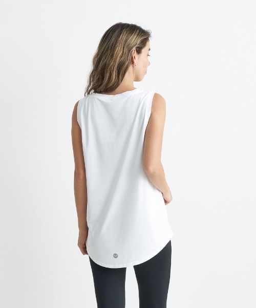 ROXY（ロキシー）の「FEAR NONE/ロキシー速乾UVカット付きフィッシュテールデザイン水陸両用フィットネスタンクトップ（タンクトップ・レディース・ホワイト系その他/ホワイト/ブラック・LARGE/MEDIUM/SMALL）」の9枚目の写真