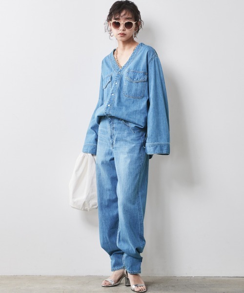 CHIC STYLE(シックスタイル)の「<大きいサイズ>綿100%ライトオンスデニム裾デザインワイドストレートパンツ シックスタイル(デニムパンツ・レディース・ブルー系/ネイビー系・96/98/106/114/122/80/84/88/92)」の18枚目の写真